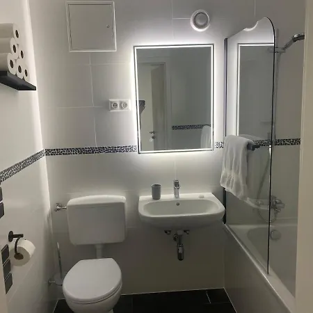 Carl-von-linde Apartment *